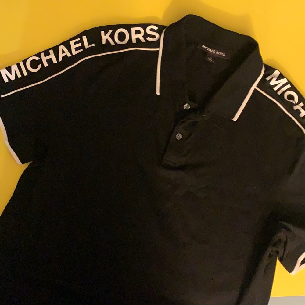 MICHAEL KORS BLACK BUTTON UP POLO